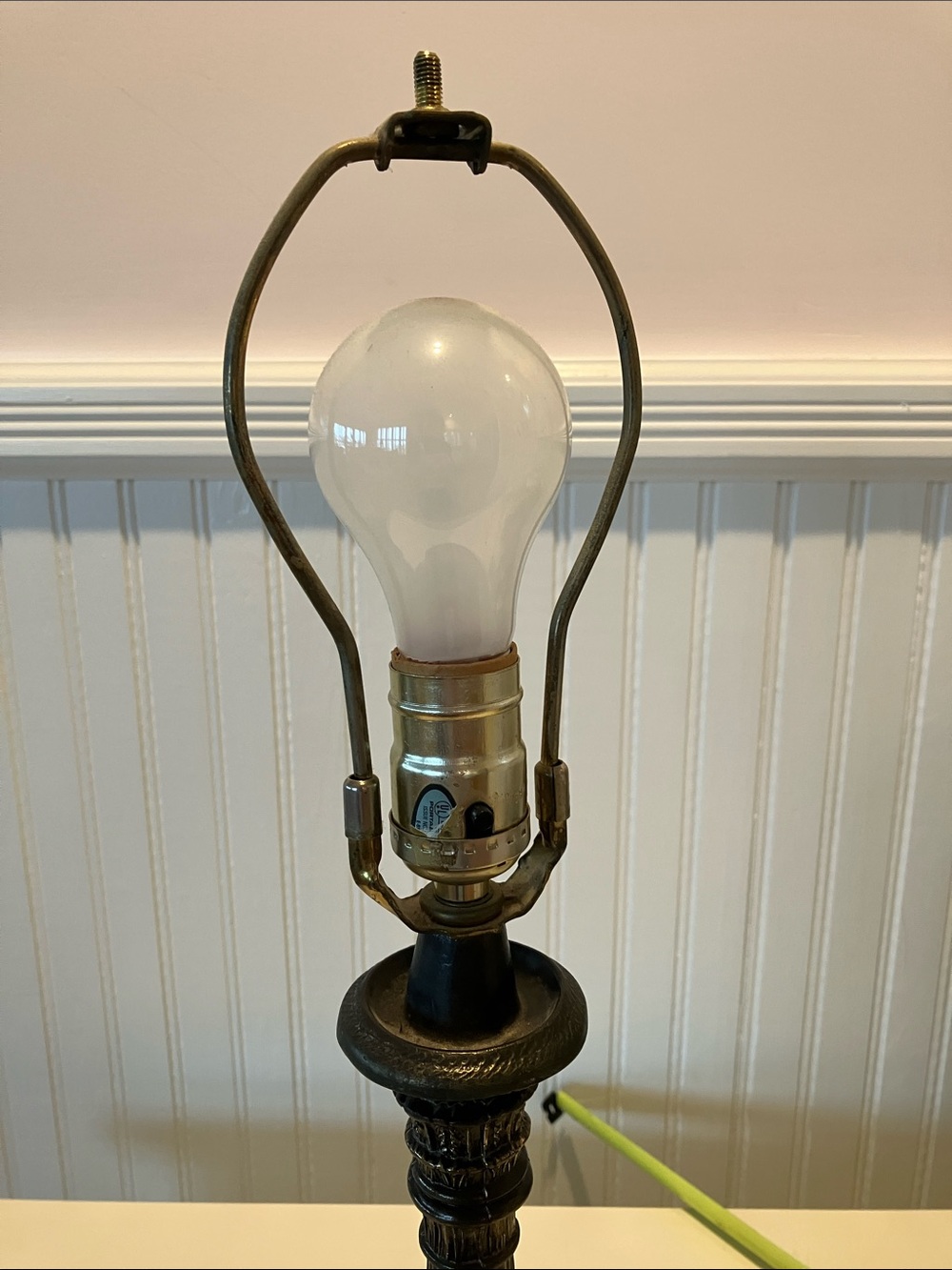 Vintage Victorian Style Boudoir Table Lamp With Fringe Lampshade - Picture 8 of 15